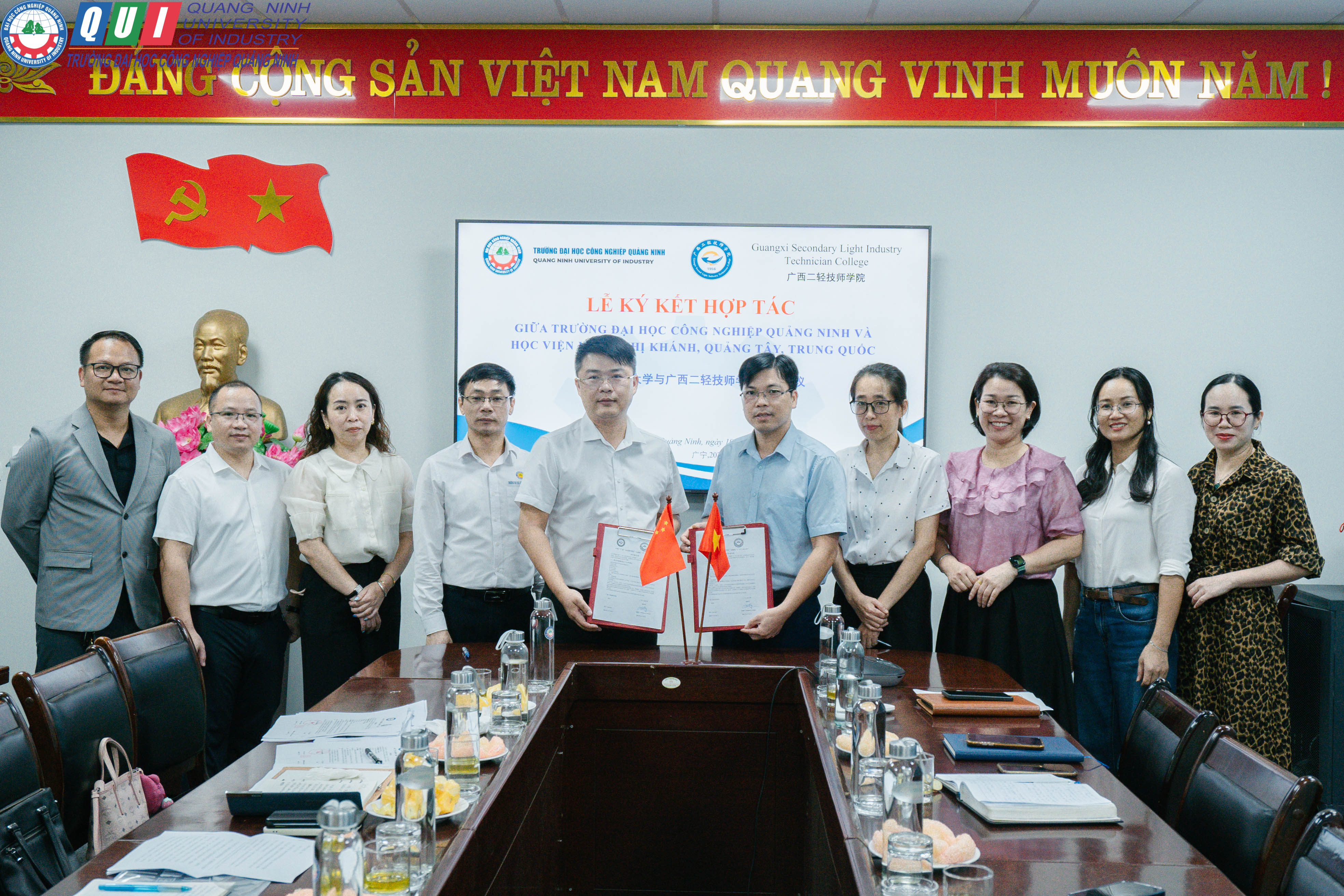 Trường Đại học Công nghiệp Quảng Ninh đón tiếp và làm việc với Học viện Kỹ sư Nhị Khánh Quảng Tây – Trung Quốc